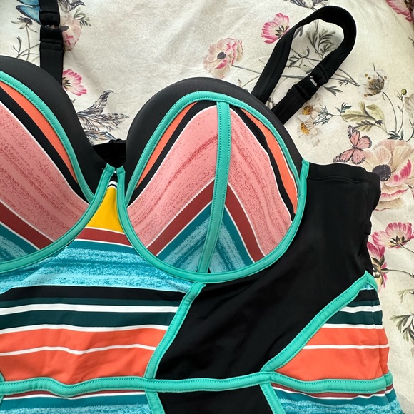 EUC Torrid One Piece Swimsuit - Picture 2 of 10